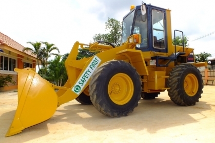 รถตัก KOMATSU WA100-1 S/N 1xxxx เลขไมล์ 2,xxx hr. รถสวย เก่าญี่ปุ่น มีทะเบียนครบ ผ่านการทำ PM ทั้งคันแล้วจากศูนย์บริการ KOMATSU.