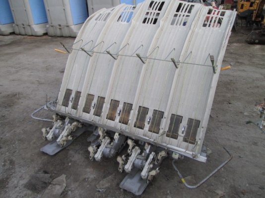 รหัส:13001261รถปลูกข้าวนั่งขับสภาพดีประหยัดน้ำมันสตาจกุญแจได้พร้อมทำงานติดเครื่องง่าย