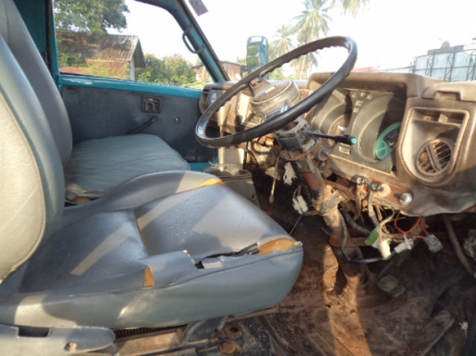 ขายรถ6ล้ออีซูซุKSดั้ม เครื่อง100แรงพวงมาลัยเพาเวอร์ สภาพพร้อมใช้งานคับ