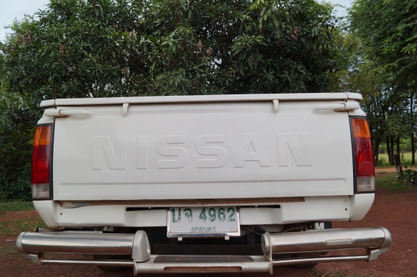 ต้องการขาย นิสสัน บิ๊กเอ็ม สีขาวเครื่องเบนซิน 1600 cc.  รถปี 2535  พึ่งติดแก๊ส มาใหม่ๆ ขายเงินสด แปดหมื่นบาทพร้อมโอน  เครื่องเสียงกระหึ่ม เร้าใจ  สนใจขอดูรถได้ทุกที่ สภาพน่าใช่มากๆ