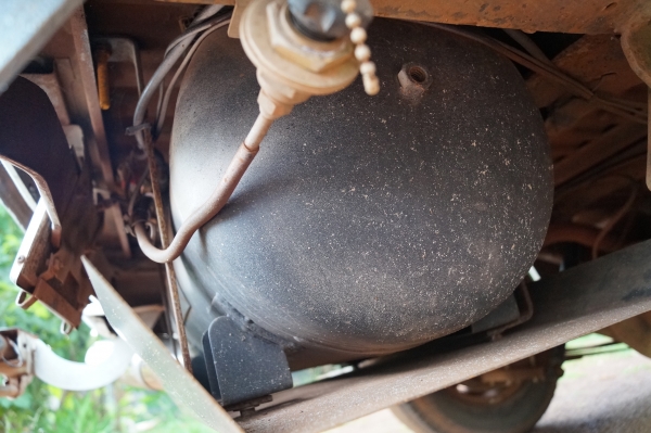 ต้องการขาย นิสสัน บิ๊กเอ็ม สีขาวเครื่องเบนซิน 1600 cc.  รถปี 2535  พึ่งติดแก๊ส มาใหม่ๆ ขายเงินสด แปดหมื่นบาทพร้อมโอน  เครื่องเสียงกระหึ่ม เร้าใจ  สนใจขอดูรถได้ทุกที่ สภาพน่าใช่มากๆ