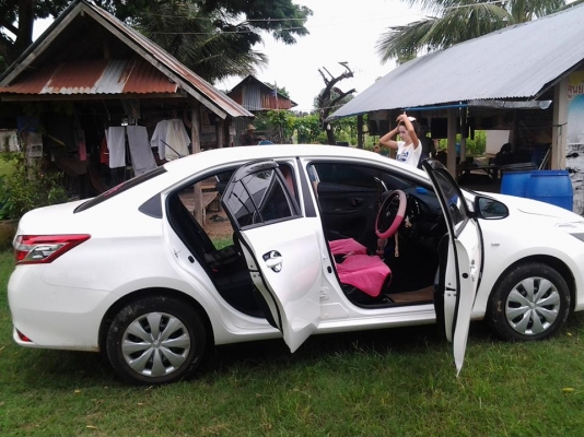 ต้องการขายดาวน์  NEW vios ปี2013 รุ่นใหม่ล่าสุด  สีขาว  เกียร์ ธรรมดารุ่น เจ