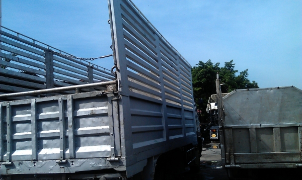 ขายกระบะสแตนเลสสภาพสวยใส่รถ10ล้อ ขายกระบะสแตนเลสสภาพสวยใส่รถ10ล้อ