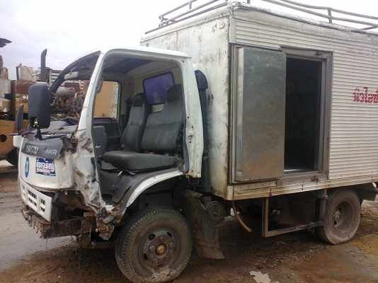 ขายซาก NKR ตามรูป ไม่มีเครื่อง-เกียร์ เอาไปเป็นอะใหล่ไม่มีทะเบียน ขายซาก NKR ตามรูป ไม่มีเครื่อง-เกียร์ เอาไปเป็นอะใหล่ไม่มีทะเบียน