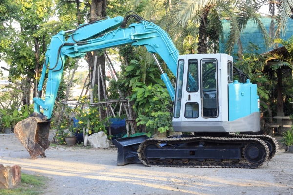 ขายแบคโฮ เก่านอก  สนใจติดต่อ 086-775-7900