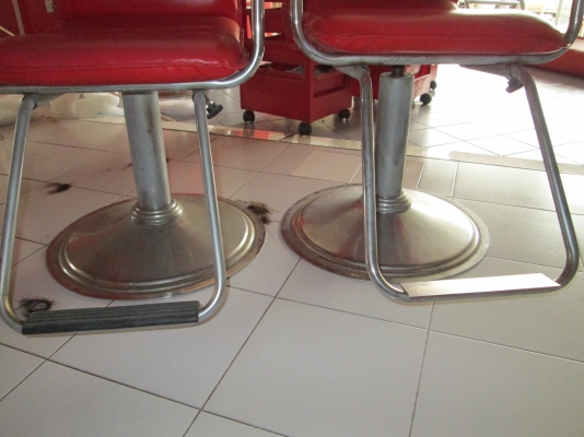 มี 4 ตัวสภาพใหม่มาก  ขายถูก 800X4เท่ากับ3200บาท