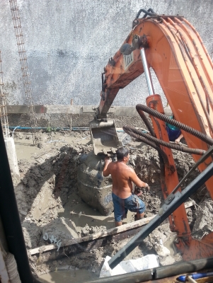 รับงานแบคโฮ pc30วันละ2000pc120วันละ3000