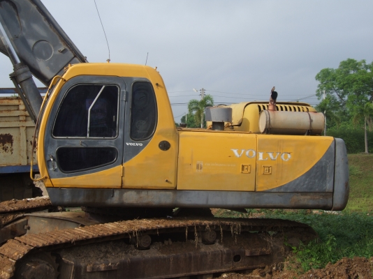 VOLVO EC 360 LC ขายด่วนสภาพดีพร้อมใช้งาน