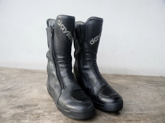 รองเท้าขี่มอเตอร์ไซค์ dayto-na