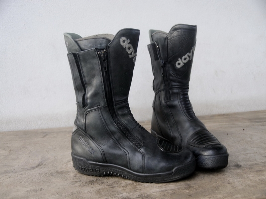 รองเท้าขี่มอเตอร์ไซค์ dayto-na