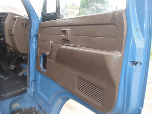 ขอบคุณทีมงาน Truck2Hand มากครับ ขาย ISUZU NPR เอฟหน้า - หลัง ยาว 4.30 เมตร ห้างแท้