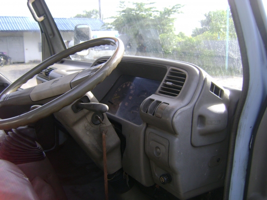 ขายรถ 6 ล้อ NKR เครื่อง4BE 110 แรง เครื่องดี คัชชีสวย  บางเดิมทั้งคัน