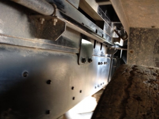 รถฮีโน่ 10 ล้อดั้ม 380 แรงม้า ปี 52  สนใจติดต่อ 081 - 6079515