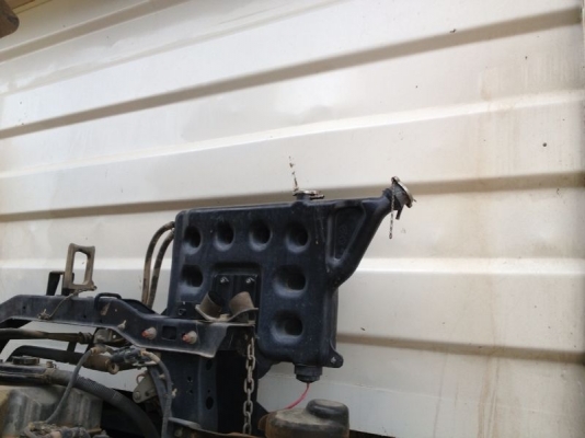 รถฮีโน่ 10 ล้อดั้ม 380 แรงม้า ปี 52  สนใจติดต่อ 081 - 6079515