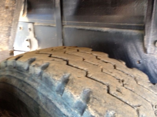 รถฮีโน่ 10 ล้อดั้ม 380 แรงม้า ปี 52  สนใจติดต่อ 081 - 6079515