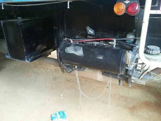 รถฮีโน่ 10 ล้อดั้ม 380 แรงม้า ปี 52  สนใจติดต่อ 081 - 6079515