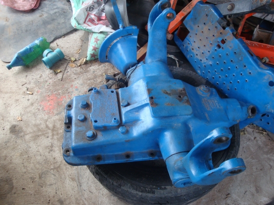 ขายปั้มขาวปั้มแดงยกหางรถไถฟอร์ดพร้อมชุดพีทีโอ