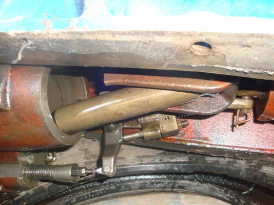 ขายปั้มขาวปั้มแดงยกหางรถไถฟอร์ดพร้อมชุดพีทีโอ