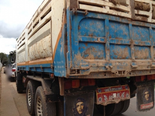 รถฮีโน่ 10 ล้อดั้ม 260 แรงม้า ปี 48 สนใจติดต่อ 081 - 6079515