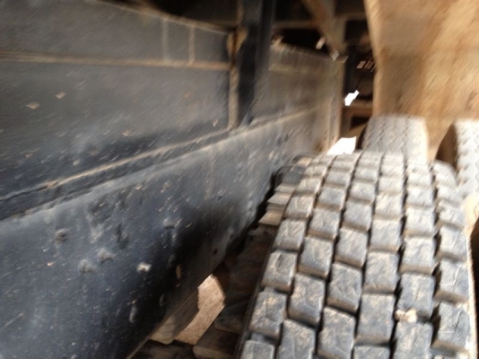 รถฮีโน่ 10 ล้อดั้ม 260 แรงม้า ปี 48 สนใจติดต่อ 081 - 6079515