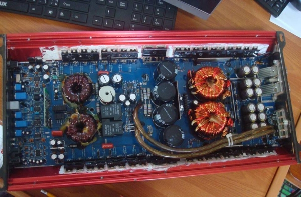 Cooper RED Series 2400.1D