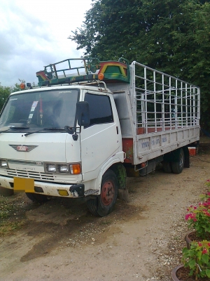 ขายหกล้อ HINO KM 779 ปี 36 ยาว 5.50 เมตร ทุกอย่างพร้อมใช้