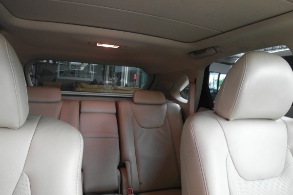 ขาย Lexus rx270 ปี 2010 รถบ้านสภาพดี