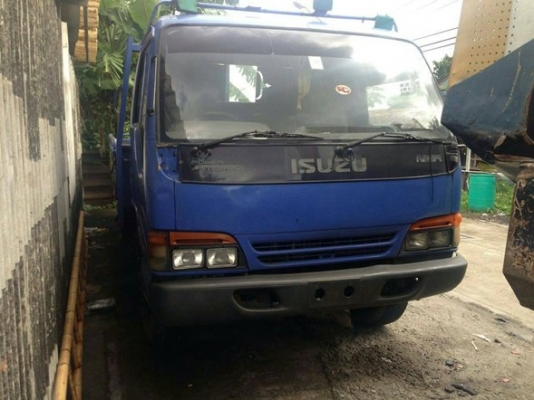 ขายรถบรรทุก6ล้อ อีซูซุ NQR ออกป้ายแดง รถประมาณ9-10ปี 140แรงม้า ยาว5.5ม เปิดข้าง