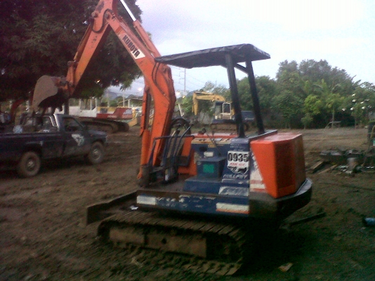 ขายรถแบ็คโฮรุ่นKUBOTA-KH027รถเก่านอกช่วงล่าง100\%สภาพเดิมมีเอกสารใบอินวอยติดต่อ0855632278