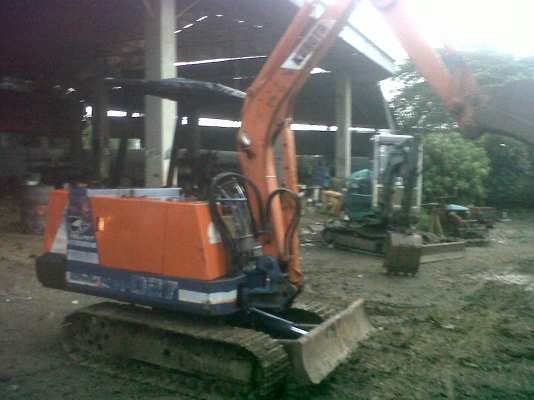 ขายรถแบ็คโฮรุ่นKUBOTA-KH027รถเก่านอกช่วงล่าง100\%สภาพเดิมมีเอกสารใบอินวอยติดต่อ0855632278