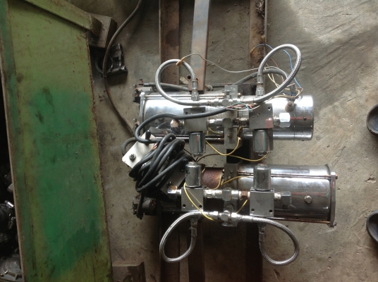 ชุดไฮดรอลิคใส่รถ(รถเต้นได้) ชุดไฮดรอลิคใส่รถ(รถเต้นได้)