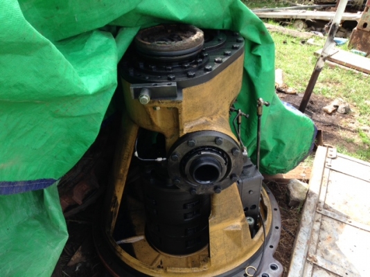 ขายเครื่องและเกียร์แทรคเตอร์ CAT D4H D5H D6H ออโต้