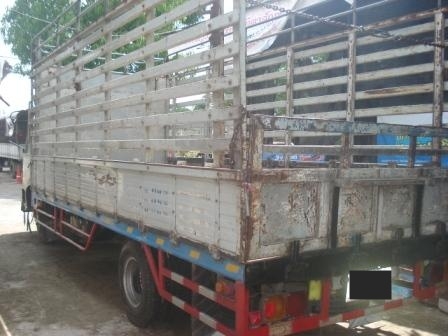 ขาย 6 ล้อ HINO KM779 เครื่อง 117 แรงม้า กระบะคาร์โก้ คอกเหล็กสูง ยาว 5.50 ม.