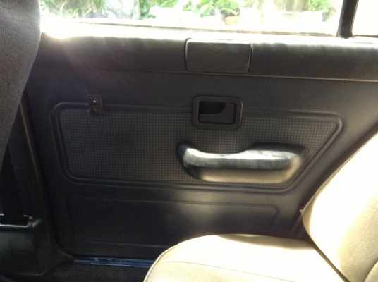 ขายBMW e28 ตัวนอกกระจกสีชา กันชนเล็ก ดีสเบรก4ล้อ. 48000 ลดราคาด่วนๆไม่มีแก๊สแล้ว