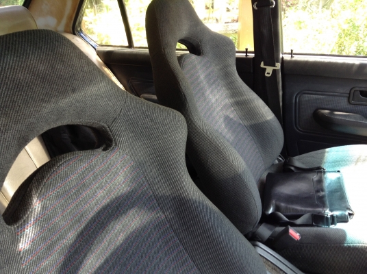 ขายBMW e28 ตัวนอกกระจกสีชา กันชนเล็ก ดีสเบรก4ล้อ. 48000 ลดราคาด่วนๆไม่มีแก๊สแล้ว