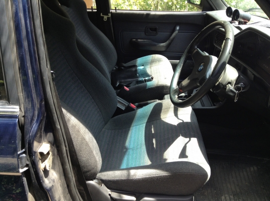 ขายBMW e28 ตัวนอกกระจกสีชา กันชนเล็ก ดีสเบรก4ล้อ. 48000 ลดราคาด่วนๆไม่มีแก๊สแล้ว