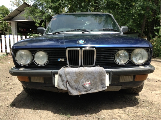 ขายBMW e28 ตัวนอกกระจกสีชา กันชนเล็ก ดีสเบรก4ล้อ. 48000 ลดราคาด่วนๆไม่มีแก๊สแล้ว