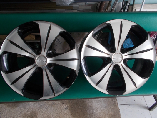 ขายเเม็ก 5 รู ขอบ 17 นิ้ว มีคู่เดียว ราคา 2,800