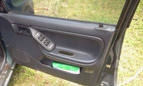 mazda 323 ปี92 เครื่อง1.6 เกียร์auto ขับดีมากขายถูกคับ (ราคามอไซค์)