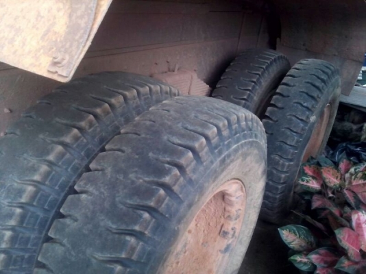 รถฮีโน่ 10 ล้อดั้ม FM227  220 แรงม้า  สนใจติดต่อ 081 - 6079515