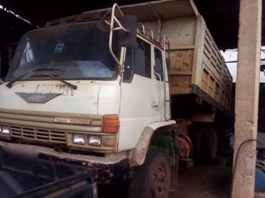 รถฮีโน่ 10 ล้อดั้ม FM227  220 แรงม้า  สนใจติดต่อ 081 - 6079515