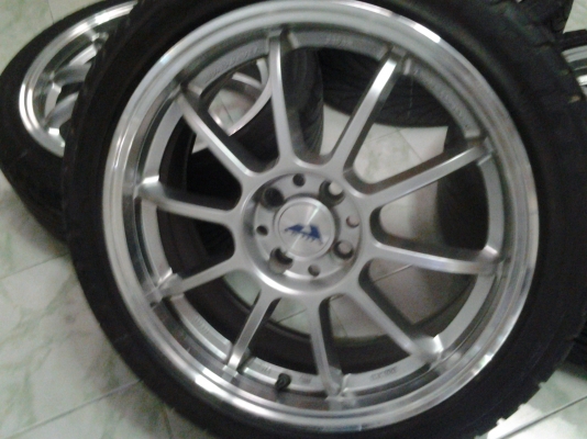 แม็ก17"ใหม่พร้อมยาง แม็ก17"ใหม่พร้อมยาง