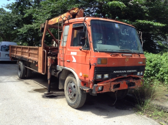 ขายรถนิสสัน 6 ล้อใหญ่ น็อตล้อ 6 ตัว ยาง 900