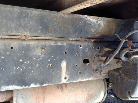 ขายรถนิสสัน 6 ล้อใหญ่ น็อตล้อ 6 ตัว ยาง 900