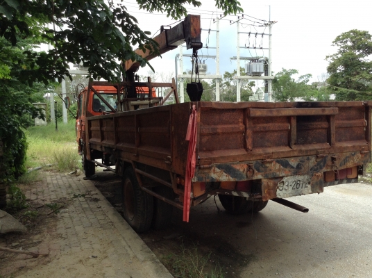 ขายรถนิสสัน 6 ล้อใหญ่ น็อตล้อ 6 ตัว ยาง 900