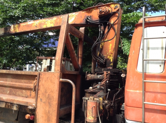 ขายรถนิสสัน 6 ล้อใหญ่ น็อตล้อ 6 ตัว ยาง 900