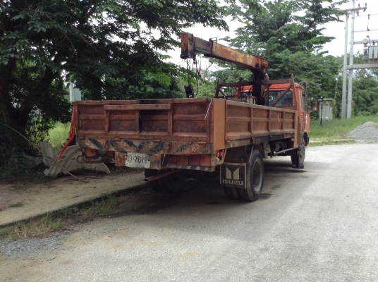 ขายรถนิสสัน 6 ล้อใหญ่ น็อตล้อ 6 ตัว ยาง 900