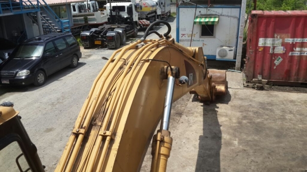 ต้องการขาย แบคโฮ CAT 320L V2