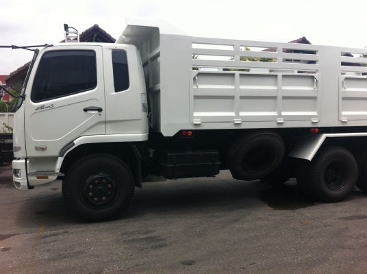 รถบรรทุกสิบล้อพร้อมกะบะมาแล้วจองก่อนได้ก่อนสองวันเท่านั้น