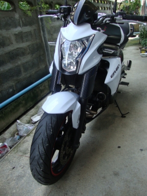 ขาย ER6n  abs   ปี 2012 (สีขาว) วิ่ง 8000 กก